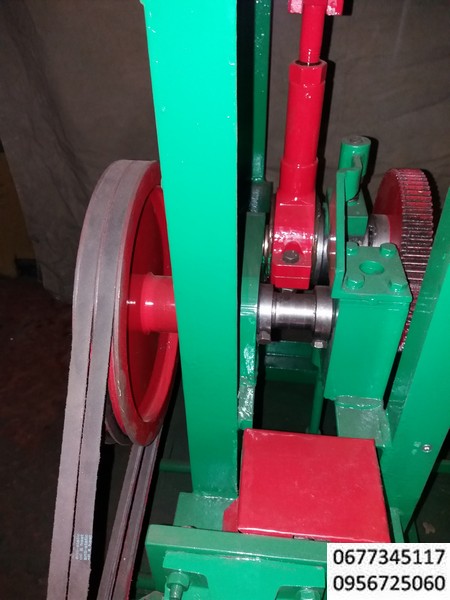 Электромеханическая гильотина  , гильотина, рубка, гибка, обрезка металла обработка , гильотина для рубки листового металла, гильотина снабжена фиксирующим механизмом, гильетина, гилетина  , жесткая станина конструкция электродвигатель,пускатель. Управление ножное, свободные руки,Гильотинная резка самый быстрый и самый простой способ раскроя листового металла. 